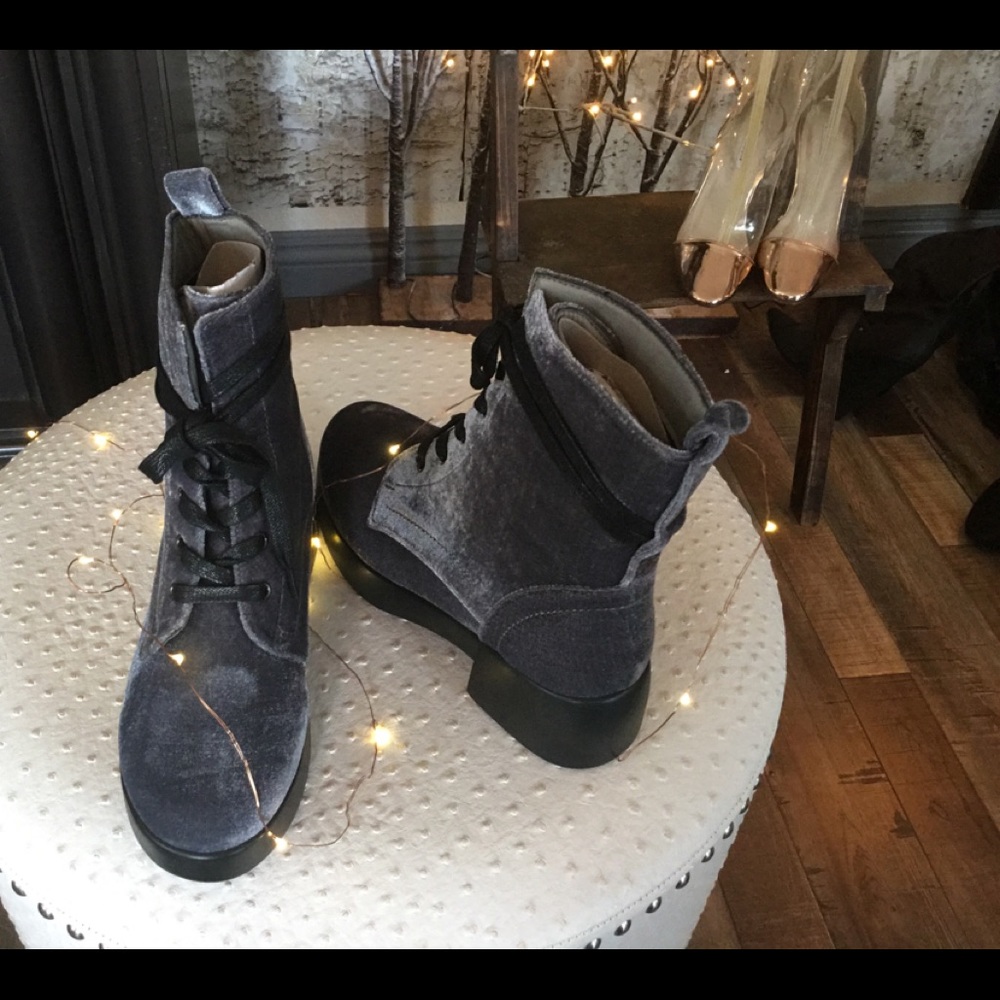 Size 6 Crushed Velvet Combat Boots